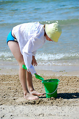 Image showing Girl play beach