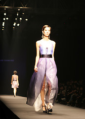 Image showing Model walking the catwalk at Seoul Collection (Fashion Week) 08