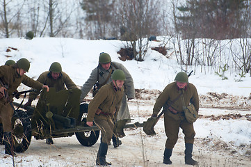 Image showing Transport the cannon