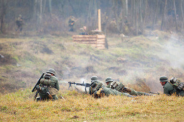 Image showing Machine gun fireman