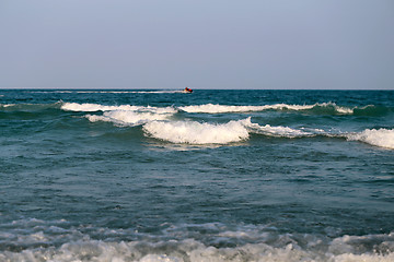 Image showing Beautiful large sea waves