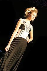 Image showing Model walking the catwalk at Seoul Collection (Fashion Week) 08