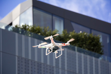 Image showing Drone to fly in the city