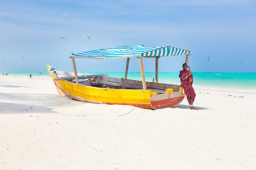 Image showing White tropical sandy beach on Zanzibar.