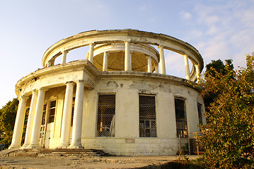 Image showing Circle building
