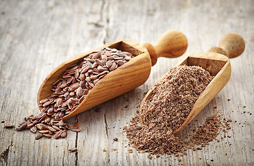 Image showing whole and crushed flax seeds