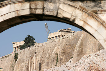 Image showing parthenon through arch