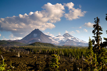 Image showing Mckenzie Pass Three Sisters Cascade Mountain Range Lava Field