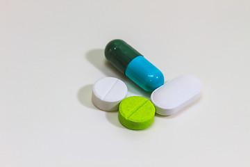 Image showing Heap of medicine pills