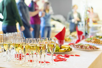 Image showing Banquet event. Champagne on table.
