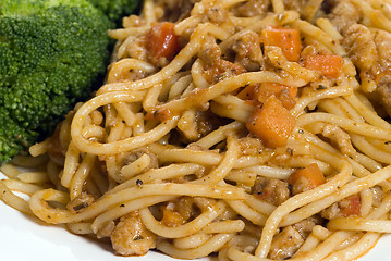 Image showing spaghetti bolognese with broccoli