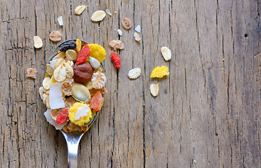 Image showing cereals on a spoon 