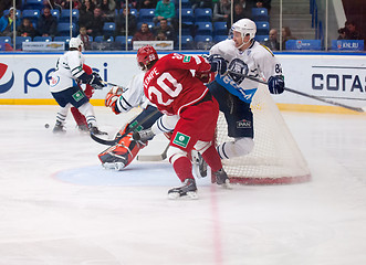 Image showing Mario Kempe (20) vs Shaone Morrisonn (82)