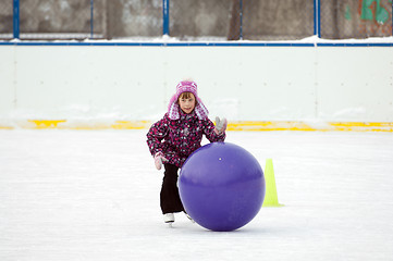 Image showing Girl run with a ball