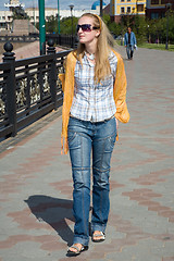 Image showing Walking girl.