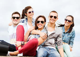 Image showing group of teenagers hanging out