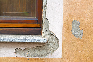 Image showing  incision   in house  window    italy  lombardy   column  