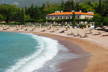 Image showing Beach near the island Sveti Stefan.