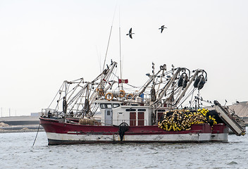 Image showing Fishing vessel in Peruvian harbor