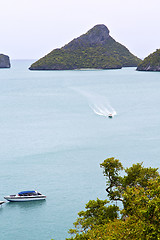 Image showing  boat coastline of a  green lagoon  china sea thailand kho phang