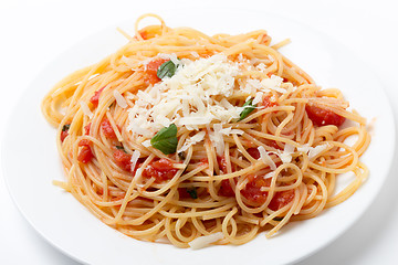 Image showing Spaghetti in tomato and basil sauce