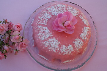 Image showing Gateau with pink marzipan