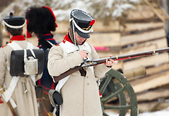 Image showing Reload the musket