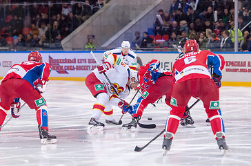 Image showing P. Virtanen (26) and D. Denisov on faceoff