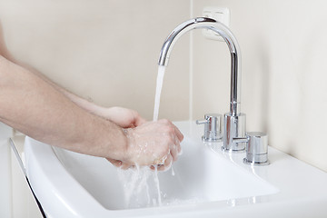 Image showing Hands under the tap