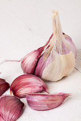 Image showing Fresh garlic bulb with loose cloves