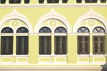 Image showing window      gold    temple    bangkok lime