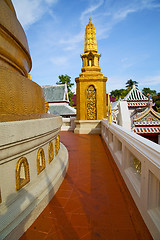 Image showing gold    temple   in   bangkok 