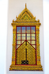 Image showing window   in  gold    temple    the temple 