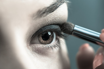 Image showing Applying perfect makeup