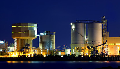 Image showing power station at night