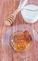 Image showing honey and milk