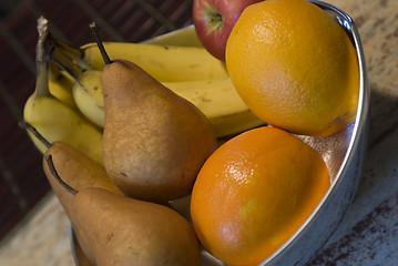 Image showing fruit bowl with fruits