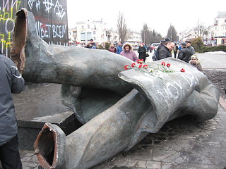 Image showing thrown big bronze monument to Lenin in 2014