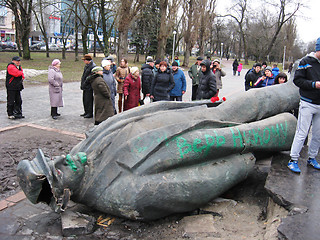 Image showing thrown big monument to Lenin in February 22, 2014