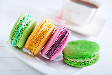 Image showing macaroons on plate