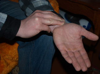 Image showing Men's old hands