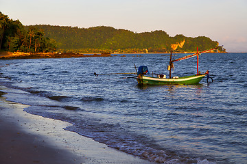 Image showing sunrise asia   the  lomprayah   isle  