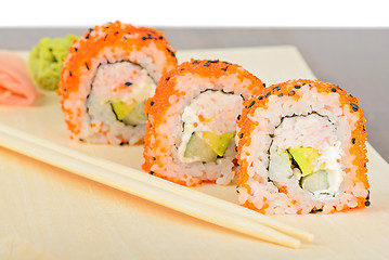 Image showing Closeup California maki sushi in row