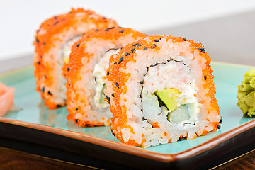 Image showing Closeup California maki sushi in row