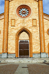 Image showing villa cortese    sunny   rose window