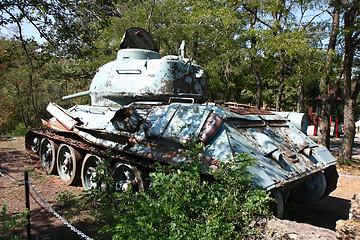 Image showing Old military tank