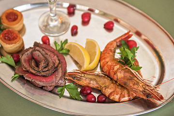 Image showing Grilled shrimps and beef meat 