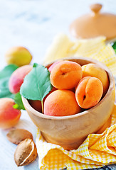 Image showing apricots