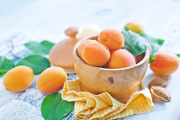 Image showing apricots