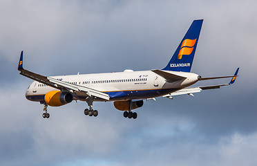 Image showing Icelandair Boeing 757-200